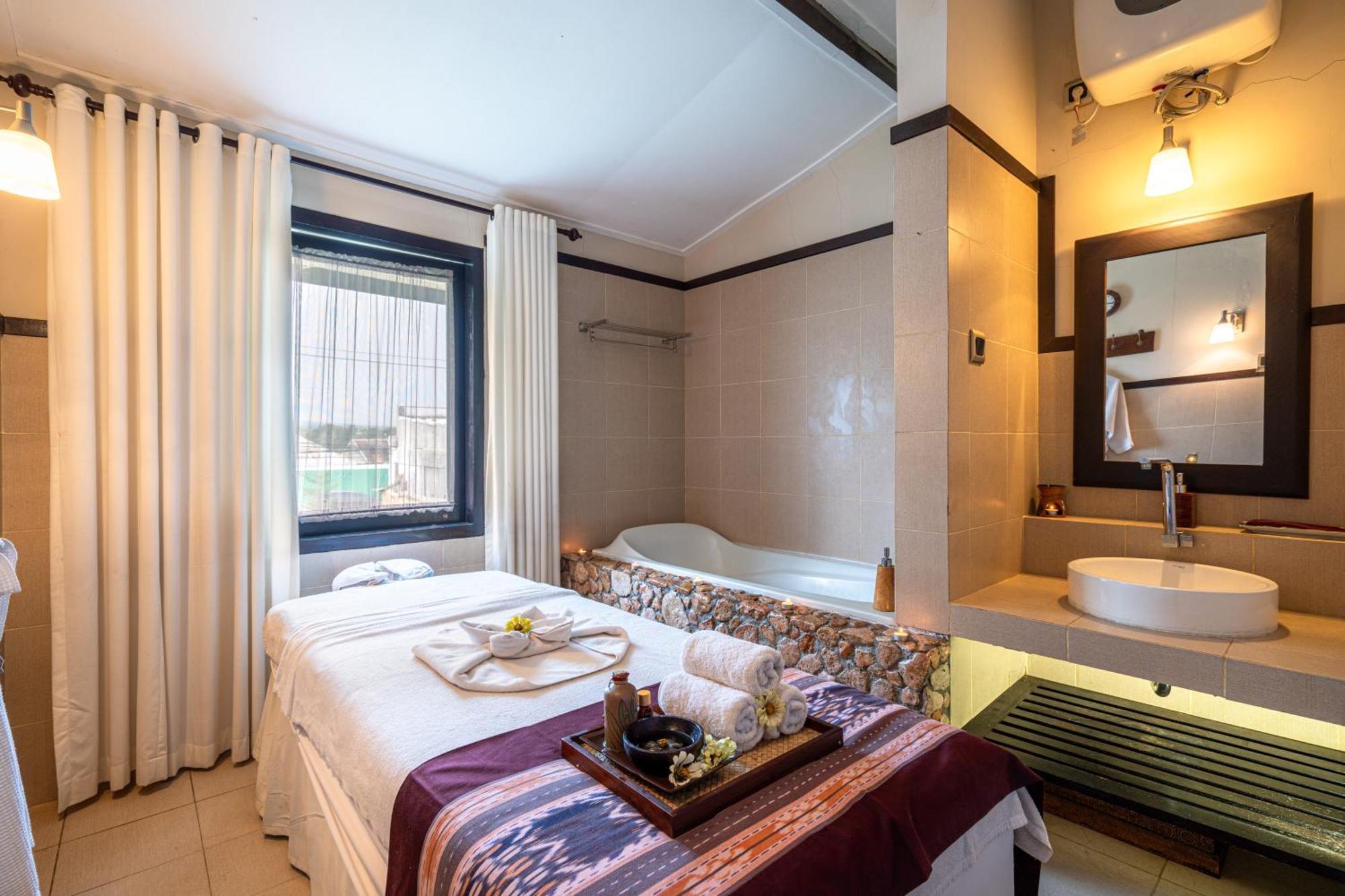 Samawa Transit Hotel Sumbawa Besar Екстериор снимка